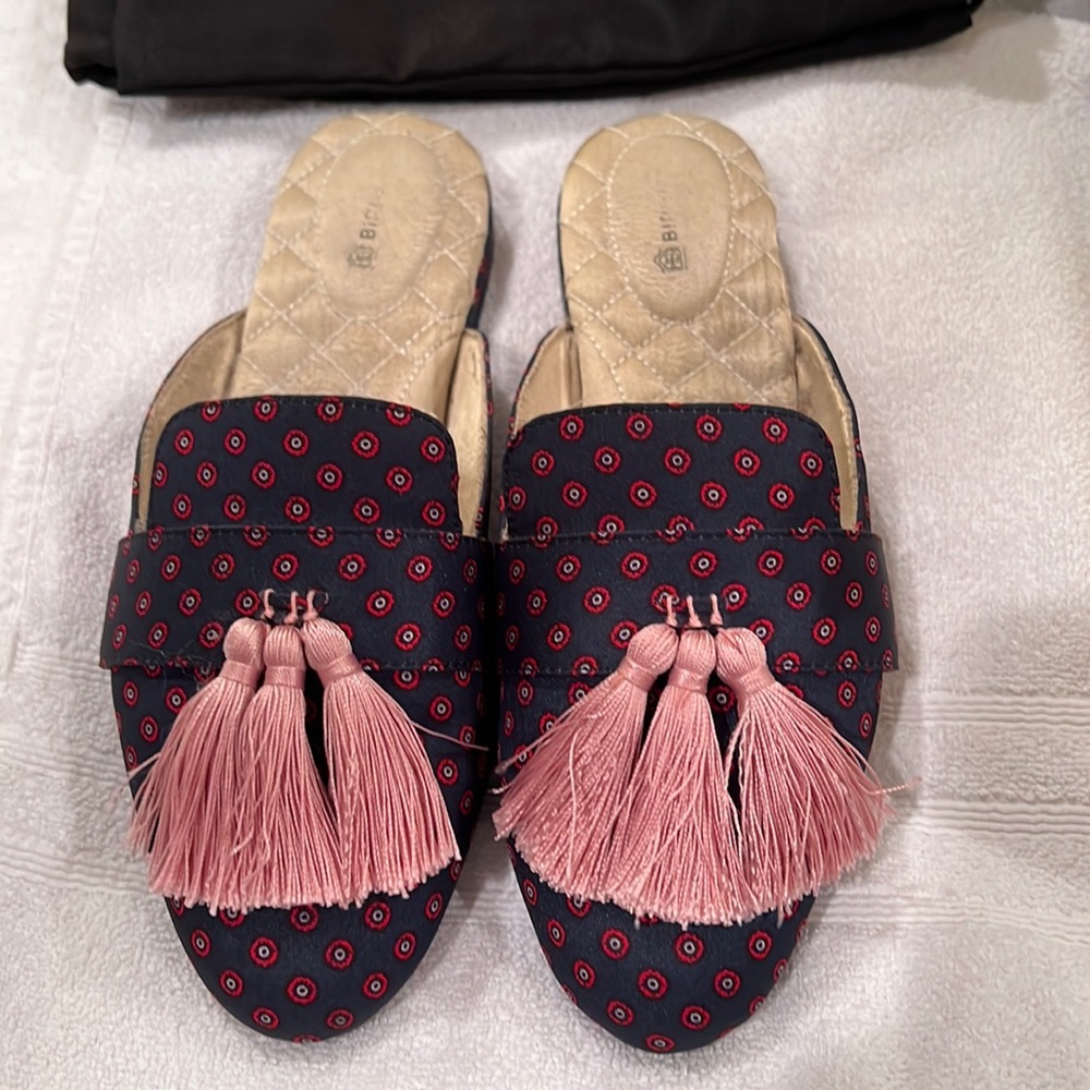 Birdies slides / slippers, size 7.5 in the retired The Robin style.